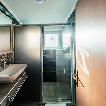 F * クラグイェヴァツ