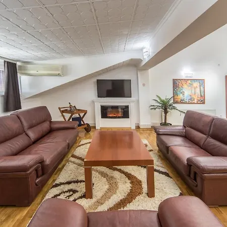 アパート F クラグイェヴァツ