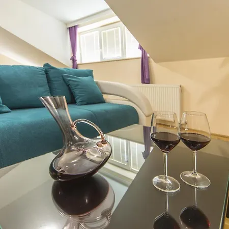F Apartment *