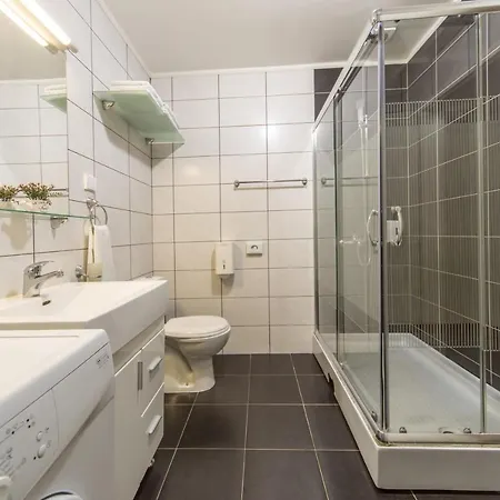 アパート F クラグイェヴァツ