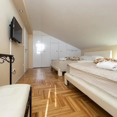 F * クラグイェヴァツ