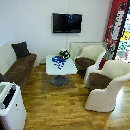 F アパート クラグイェヴァツ