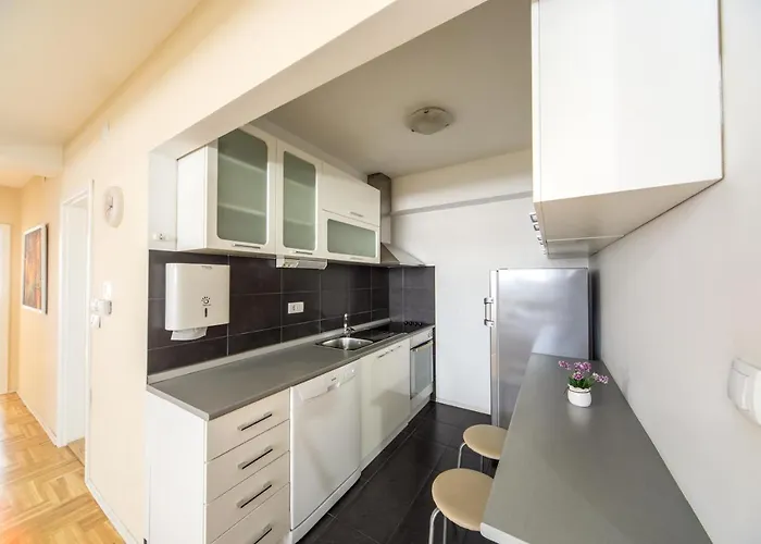 아파트 F 크라구예바츠