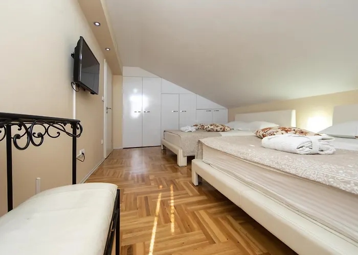 F * 크라구예바츠