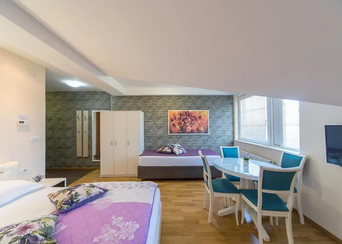 F 아파트 크라구예바츠